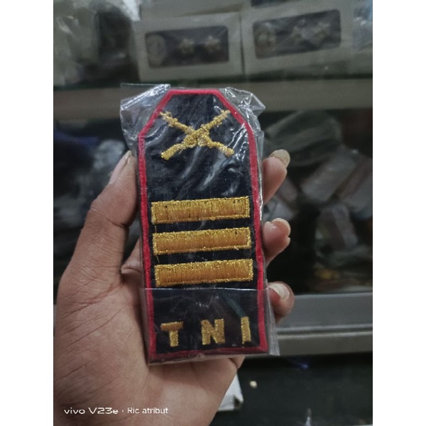 pangkat pdu kapten lis merah pangkat pdu tni