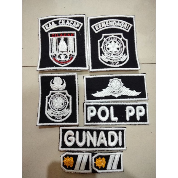 atribut satpol PP timbul mantul