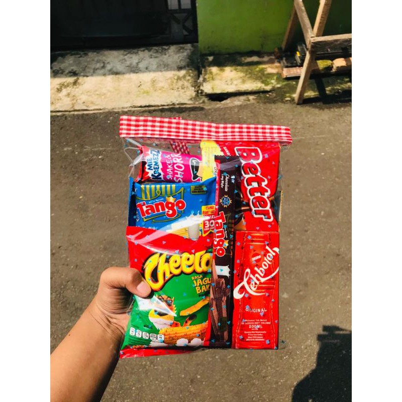 

PARCEL SNACK ULTAH SOUVENIR ULANG TAHUN