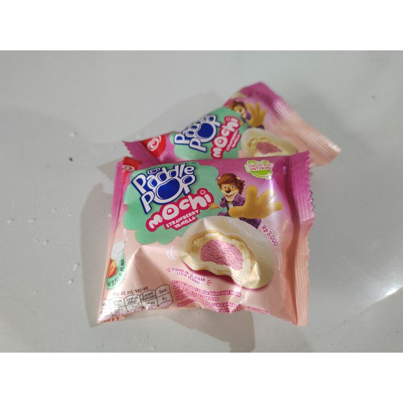 Ice Cream Paddle Pop Wall's Mochi Strawberry Vanila Es Krim