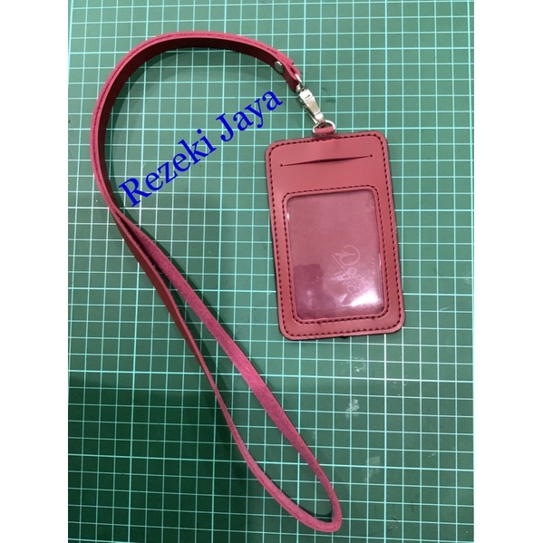 

NAME TAG ID CARD HOLDER TALI KULIT MERAH DOFF 4 SLOT CARD