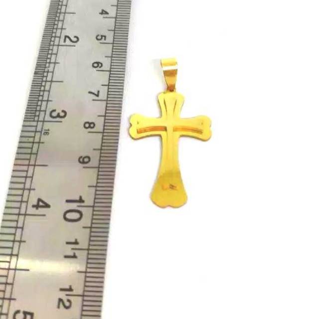 Liontin salib warna emas bahan titanium