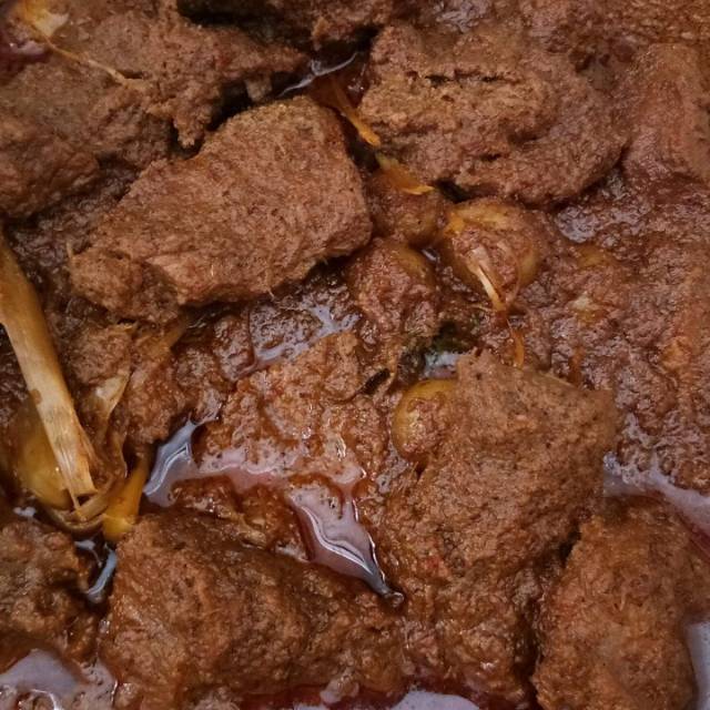 

Rendang daging sapi