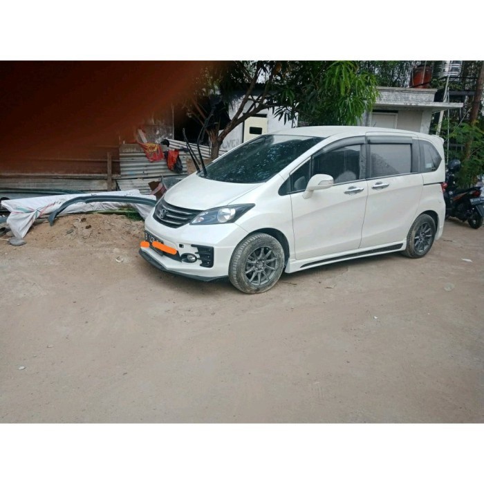 BUMPER BODYKIT depan honda freed hybrid 09-11