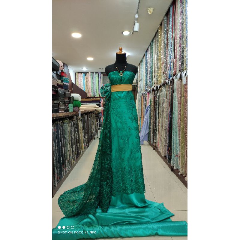 Kain Tile Brokat Kebaya Dress Hijau