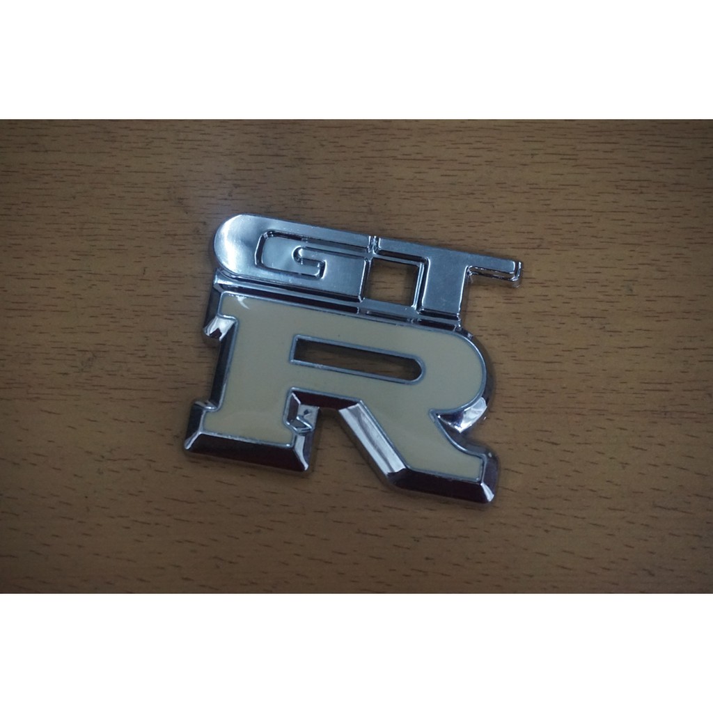 Emblem GT R