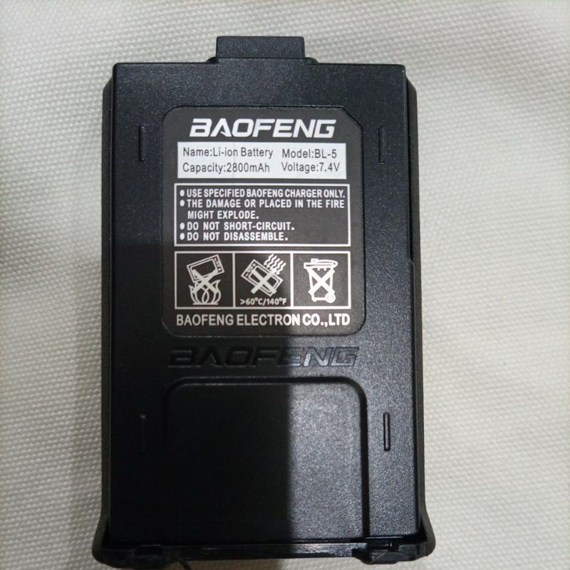 HT BAOFENG UV5R 2800 MAH 8 Watt W UV 5R UV-5R Bao feng VHF UHF Dualband Dual band vs 82 888S