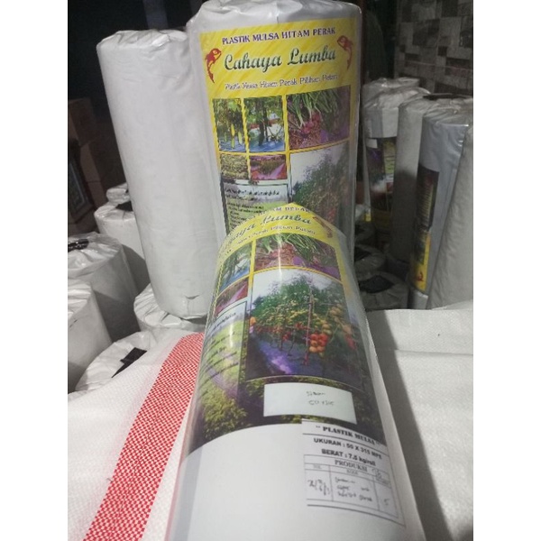 plastik - mulsa - hitam perak lebar 100 cm panjang 315 m CAHAYA LUMBA 7,5KG