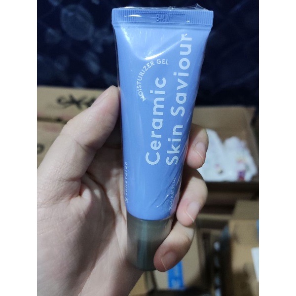 somethinc ceramic skin saviour moisturizer gel pelembap krim siang dan malam 25 ml