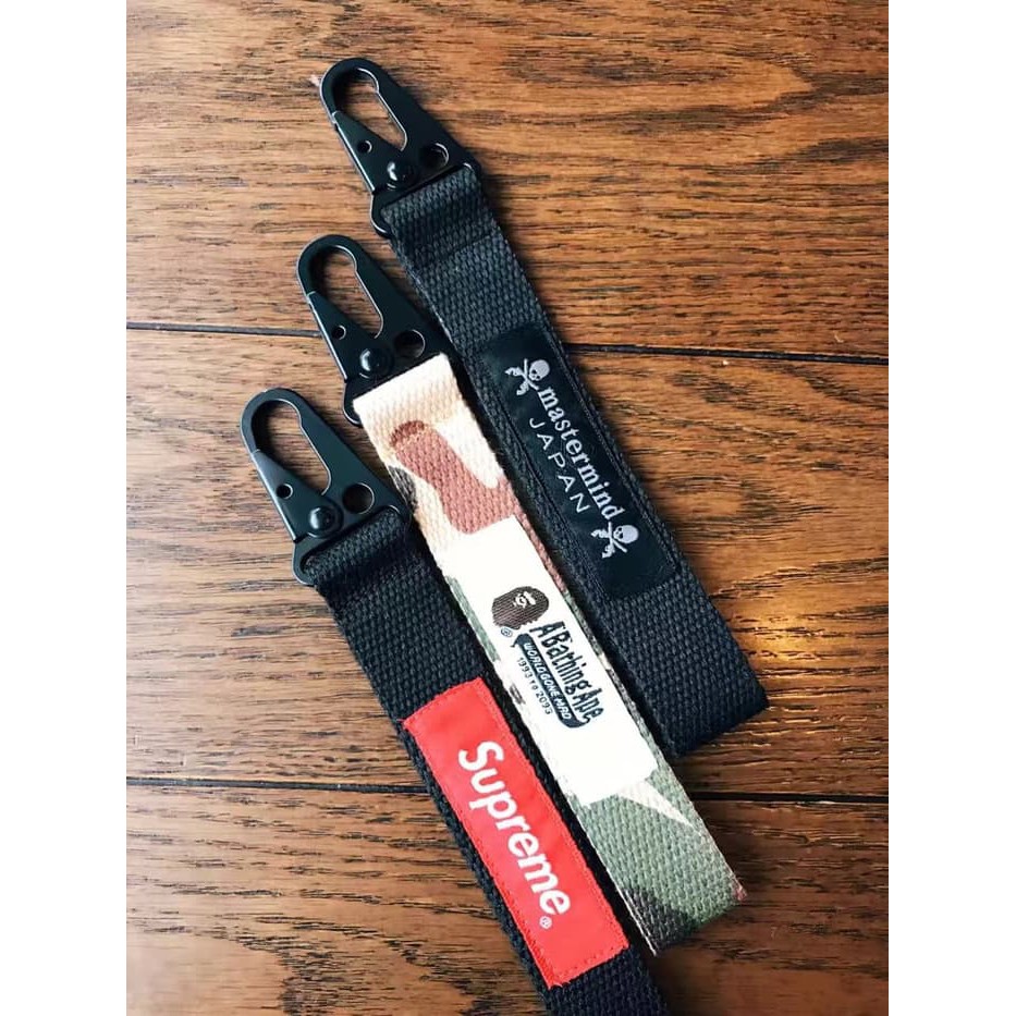 SUPREME BAPE BATHING APE GANTUNGAN KUNCI MOBIL KEYCHAIN HYPE LANYARD - SUPREME