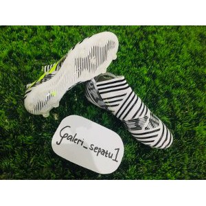 Baru  Soccer Adidas Nemeziz 17 1 FG   White Black Populer