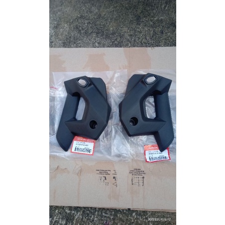 sepasang kupingan lampu depan Honda CB150 Verza ori AHM