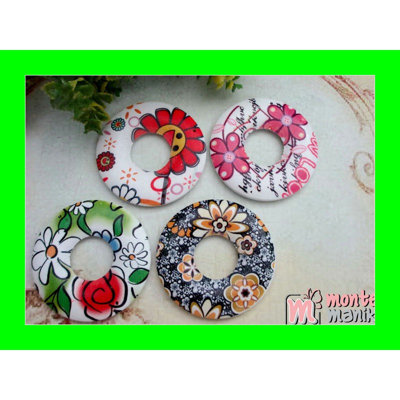 

Ornamen Kayu Lukis Donat (MKU-028) Bahan Souvenir