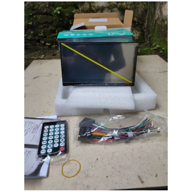 Double Din Avi 1800 DSC Full Layar