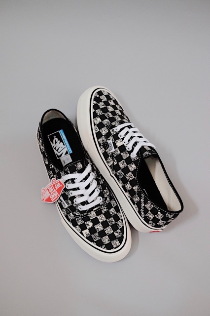 vans authentic checkerboard ultracush