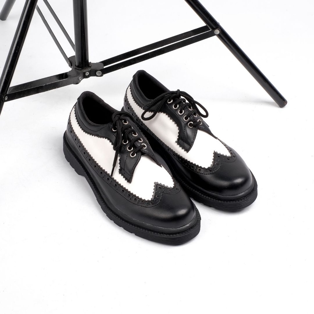 Xcloud x LALAKI Sepatu Formal Docmart Casual Pria ALLAN Black White