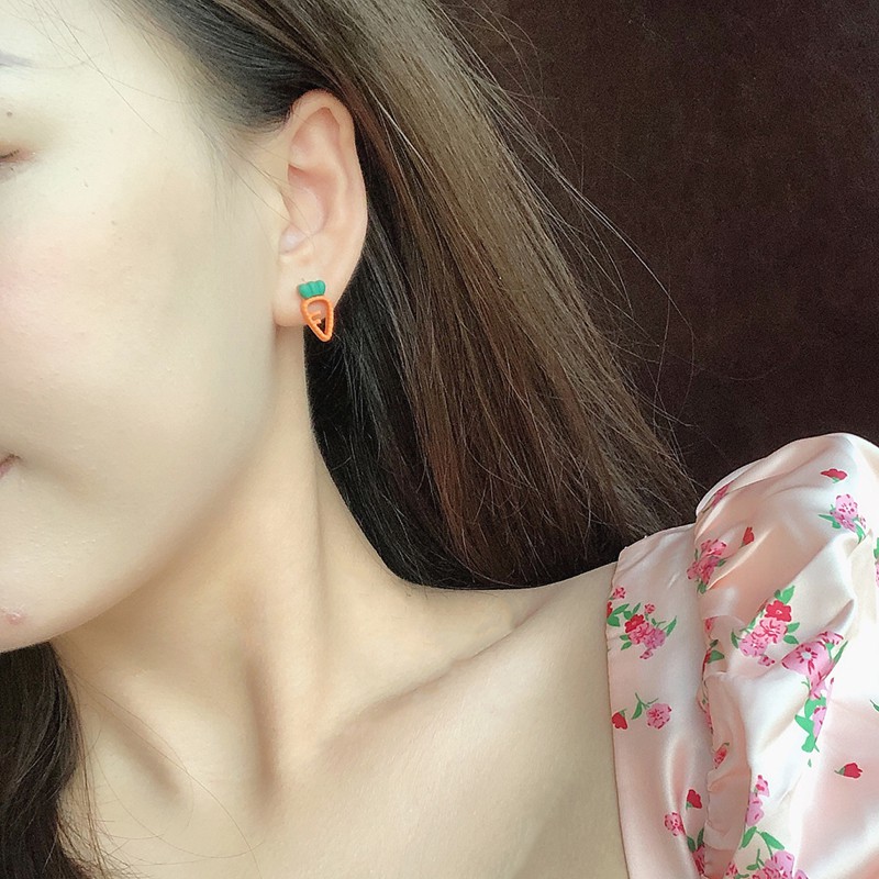 Anting Tusuk Silver S925 Desain Kartun Wortel Hollow Gaya Jepang Korea Aksesoris Wanita