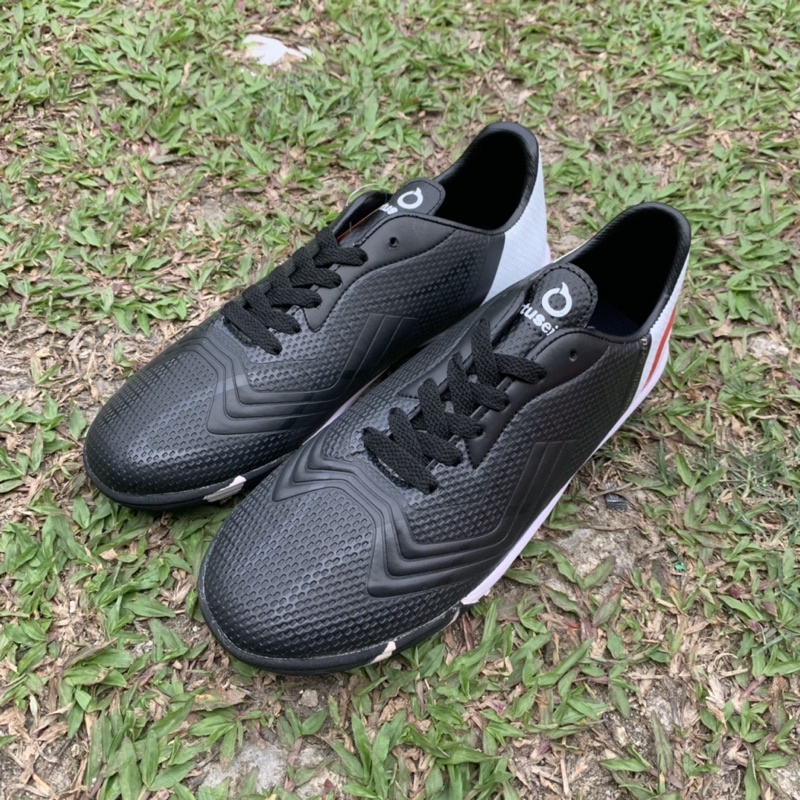 Ortuseight Ori Sepatu Futsal Extend In Black And White - Hitam