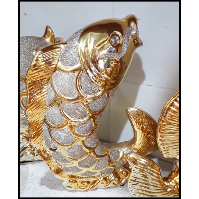 Pajangan ikan arwana gold cantik