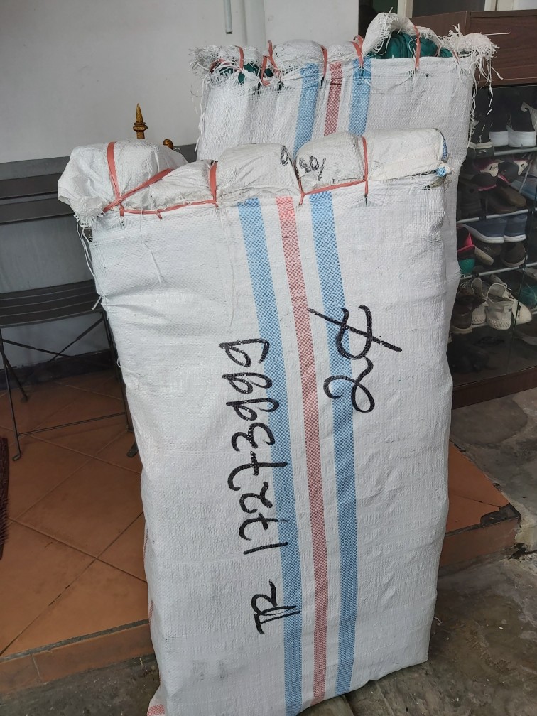 Besek Warna Uk 20x20x8