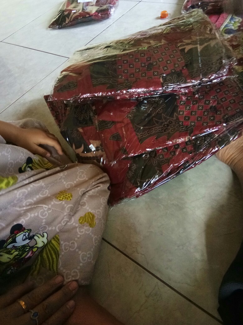 Batik Pria Slimfit Lengan Panjang Mewah Kemeja Batik Modern