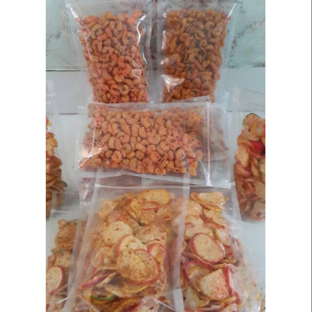 

120 gram Krupuk seblak rp 5000 renyah gurih bantet kriuk cocok utk teman nopi awet 1 bulan yaa