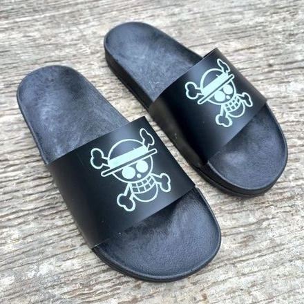 sandal selop pria dan wanita motif gambar bajak laut