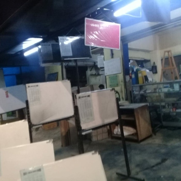 

Aman Jual White Board Gantung 40X60Cm Sale!!!