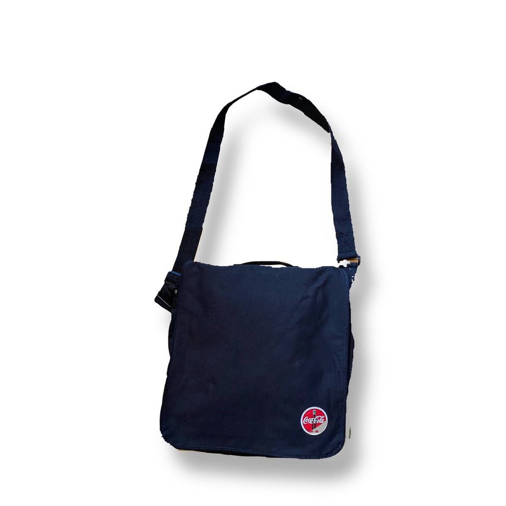 Tas Selempang Spotlight Motif Coca Cola