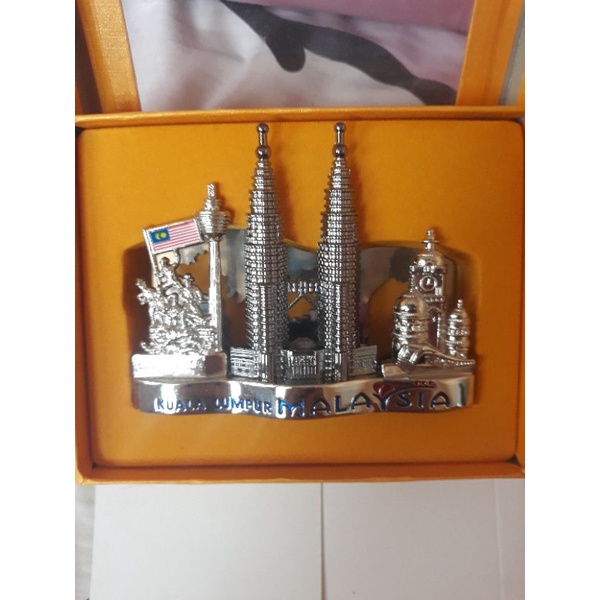 Souvenir Twin Tower Malaysia full