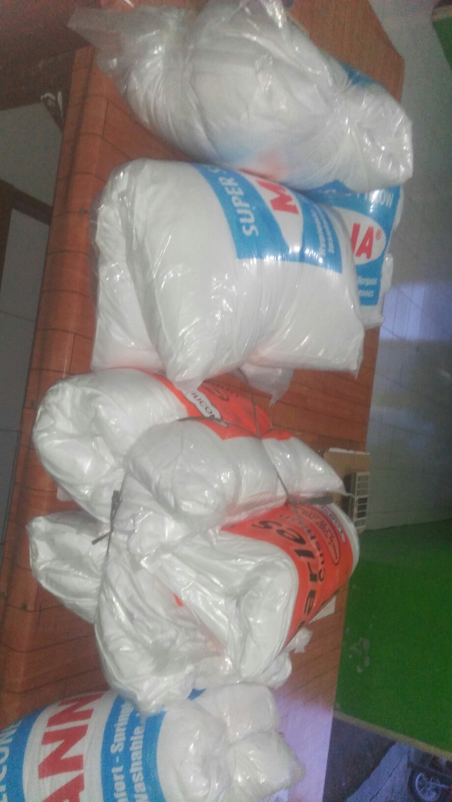 Jesselyn Gold Bantal Dan Guling Set Dewasa Hotel Murah (jgold Set)- Ijn Plaza