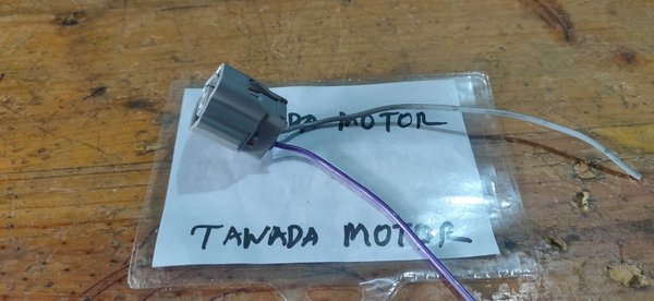 SOKET KONEKTOR LAMPU SEN DEPAN MITSUBISHI EXPANDER