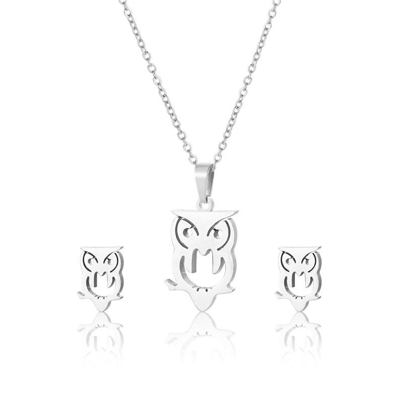 Kalung Rantai Liontin Burung Hantu Hollow Kreatif Bahan Stainless Steel Untuk Wanita