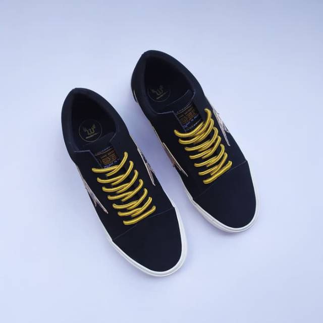 Sepatu Word Division CLS Poison 2