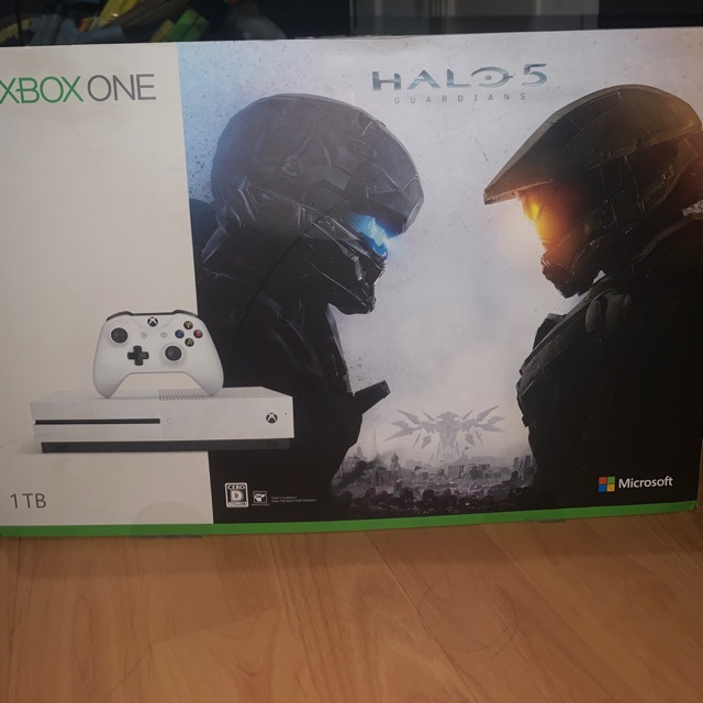 XBOX ONE S 1TB second hand + game