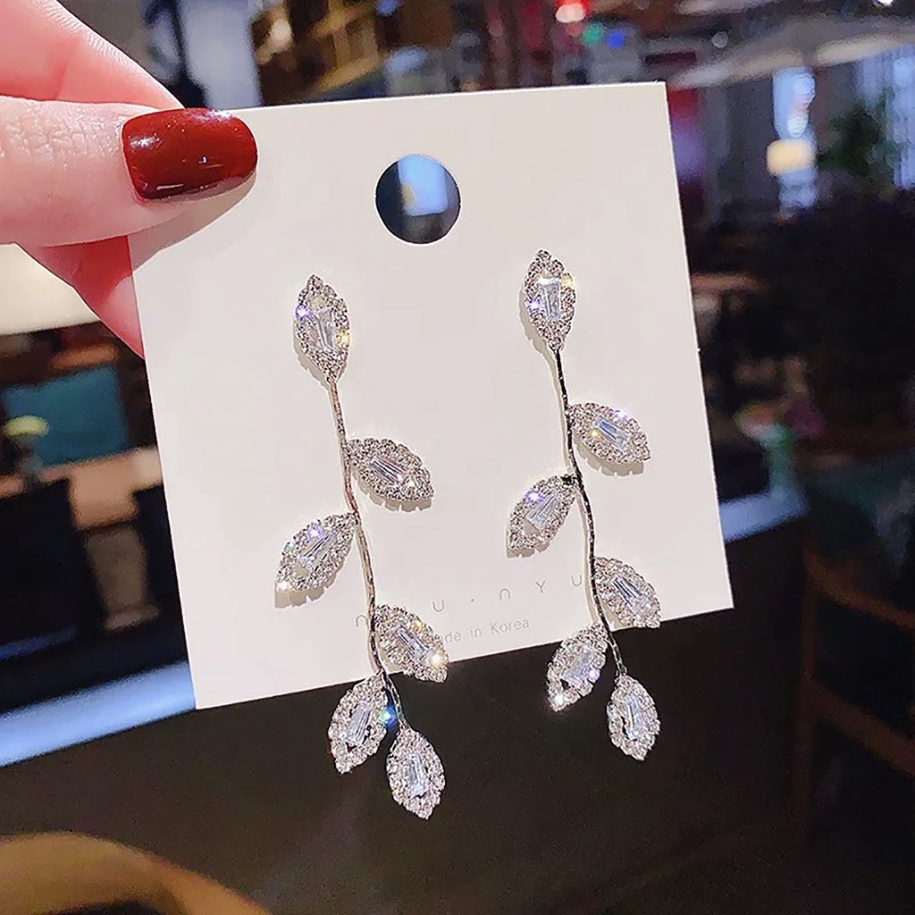 Hu Hu Hu Hu Hu Alat Bantu Pasang Kacamata♡ 1 Pasang Anting Tusuk Bentuk Daun Bahan Alloy Hias Cubic Zirconia Untuk Wanita