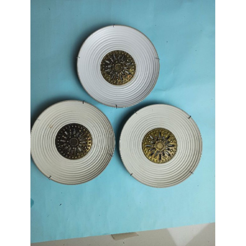 Piring hias dinding cream set