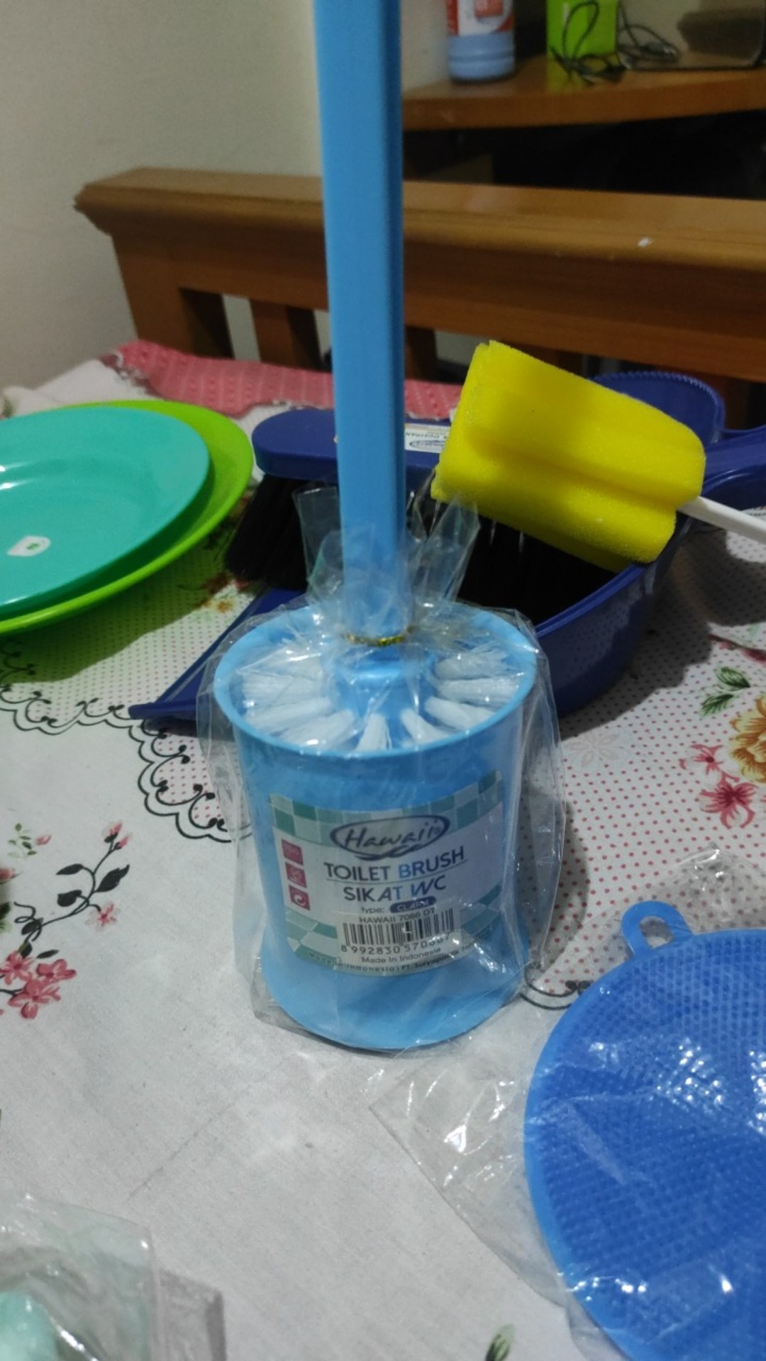 Batamgrosir.id| Sikat Wc Dengan Tatakan - Brush Pembersih Closet - Sikat Toilet Gagang Hawaii 7066dt
