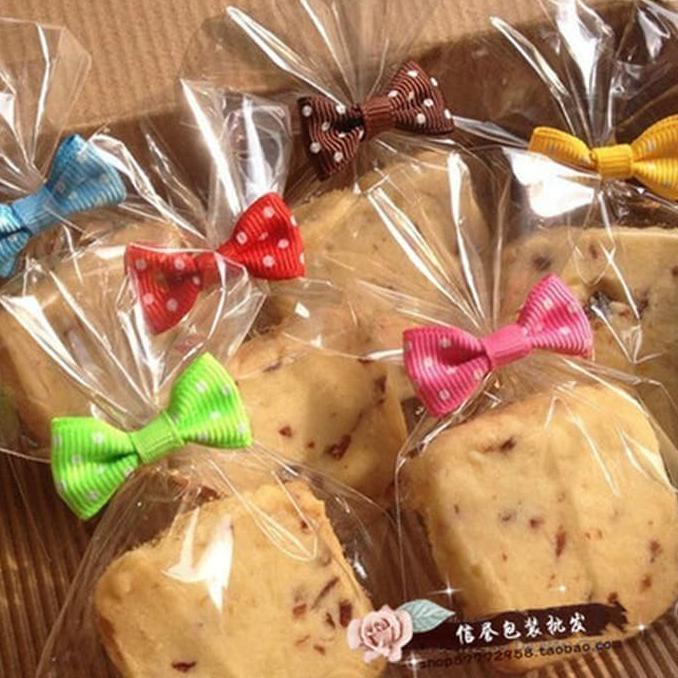 

Pengait Pita Pulkadot / Pengait Plastik Cookies