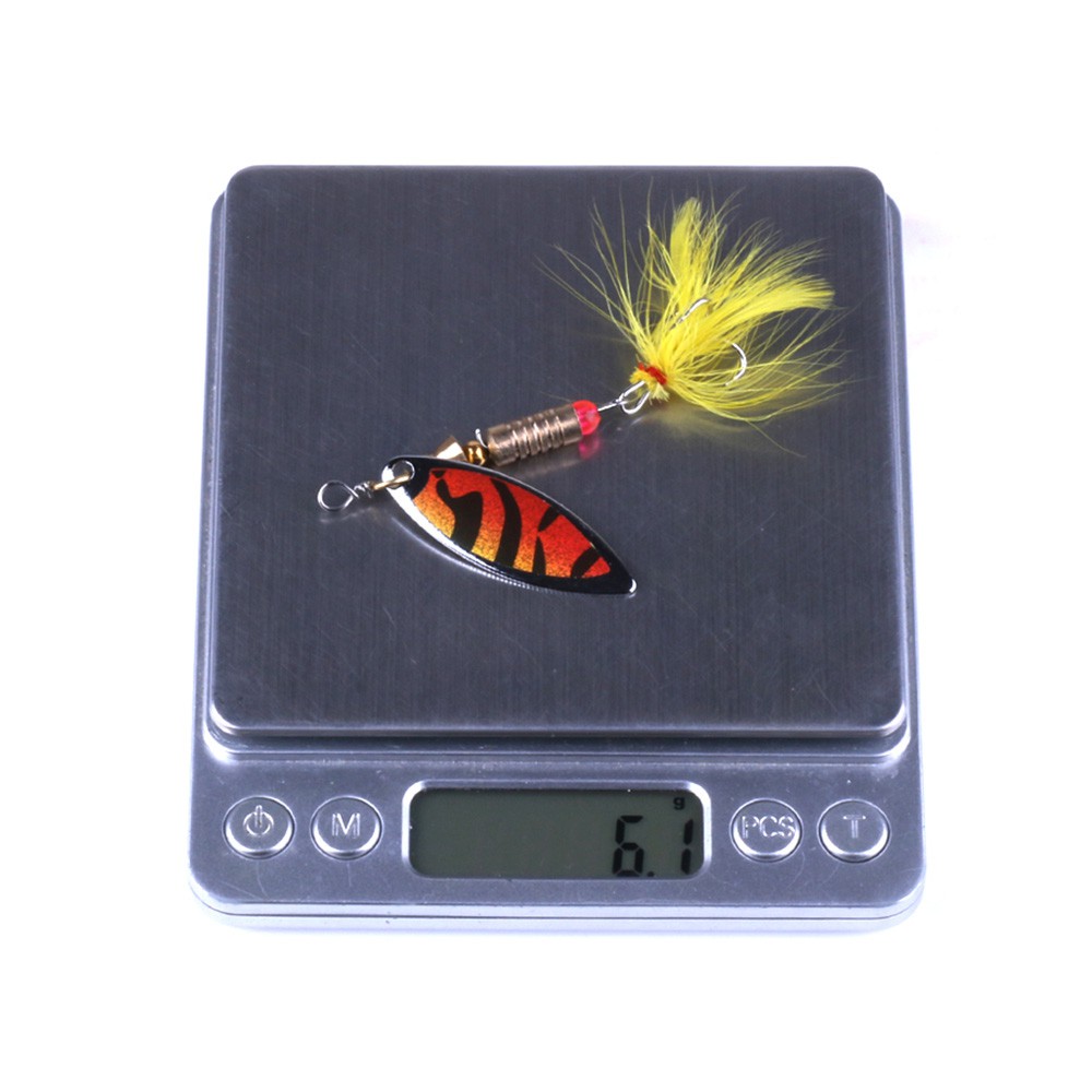 HENGJIA 1Pc 6.5cm/6.0g Umpan Pancing Spoon Sequin Bahan Metal dengan Bulu untuk Outdoor Fishing Lure