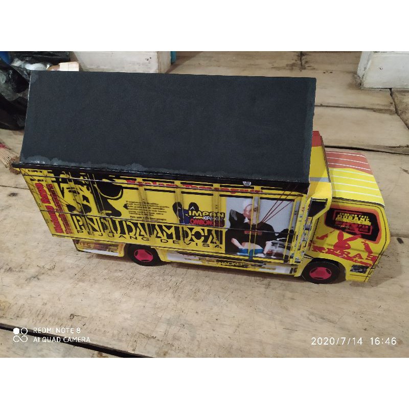 Miniatur truk oleng bahan triplek, oleng tipis - tipis aja