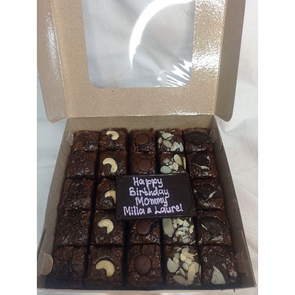 

Brownies Panggang / fudgy brownies / Fudgy shiny brownies ukuran 20x20 cm 25 potong