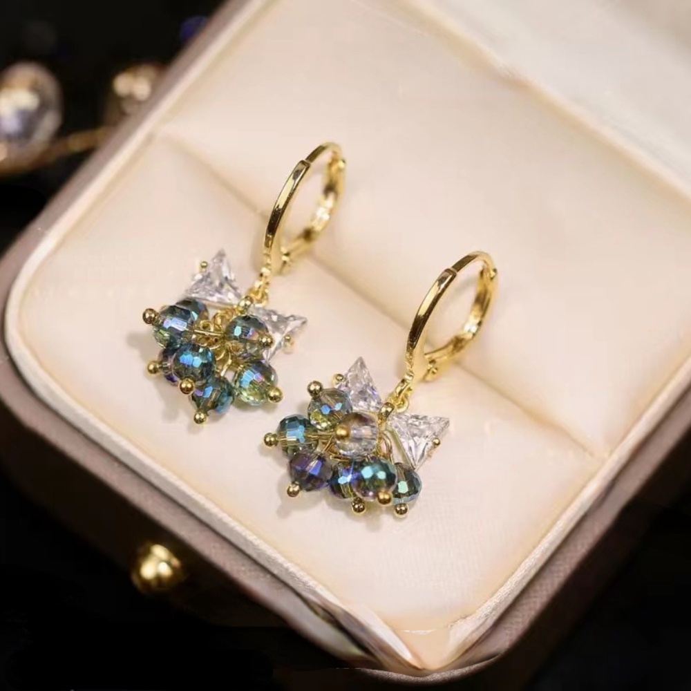 Anting Tusuk Gantung Temperament Desain Pita Hias Kristal Gaya Mewah Ringan Untuk Wanita