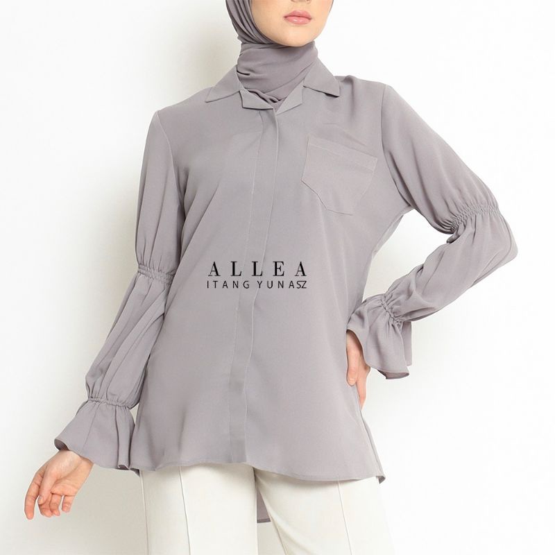 Allea Itang Yunasz Kemeja Abu-abu
