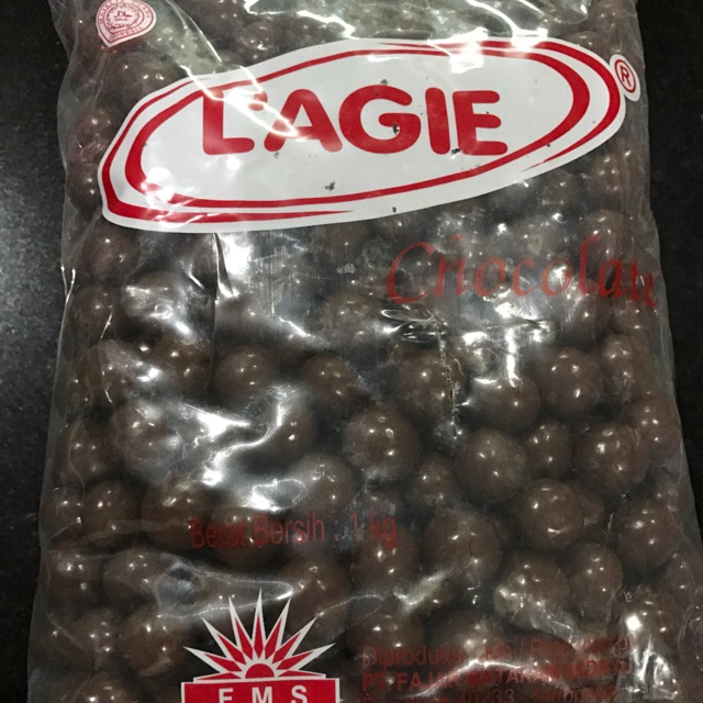 

Lagie chocoball 1kg isi biskuit