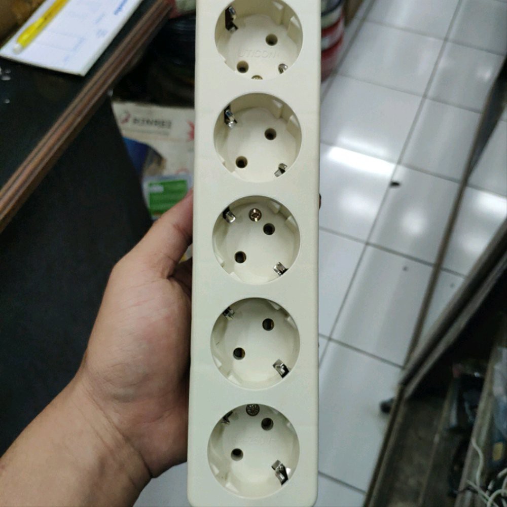 Stop Kontak 5 Lubang Uticon Terminal Uticon 5 Lubang Tempel