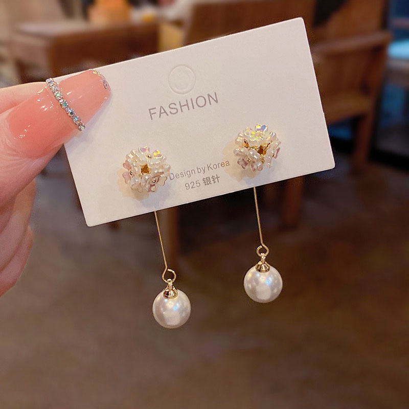 Anting Panjang Desain Bunga Aksen Mutiara Bahan 925 silver needle Untuk Wanita