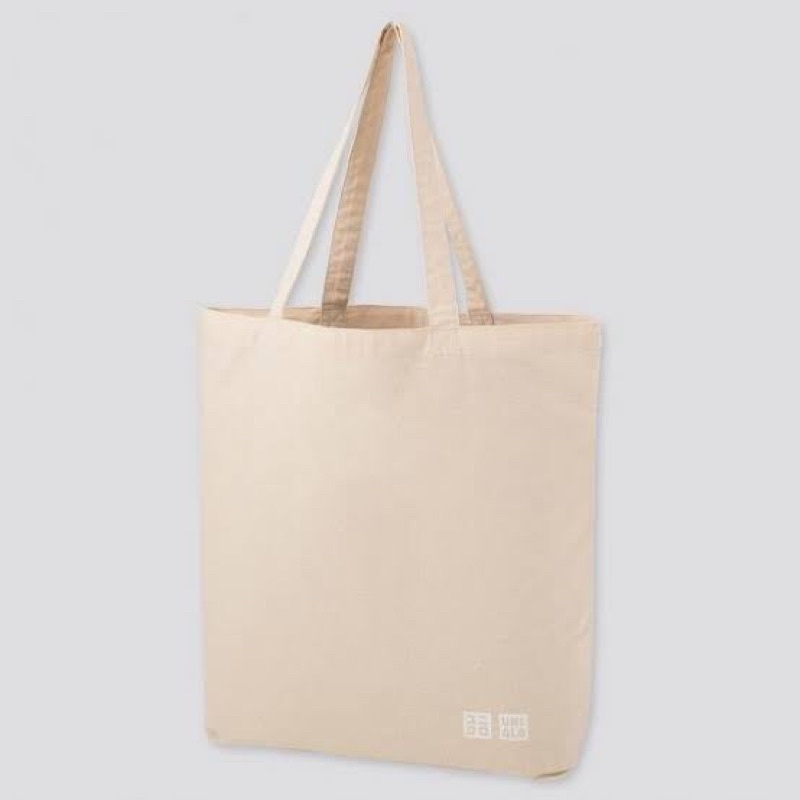 (SOLEDPS) TOTEBAG UNIQLO ECO FRIENDLY / TAS BELANJA RAMAH LINGKUNGAN UNIQLO / WARNA OFF WHITE ORIGIN