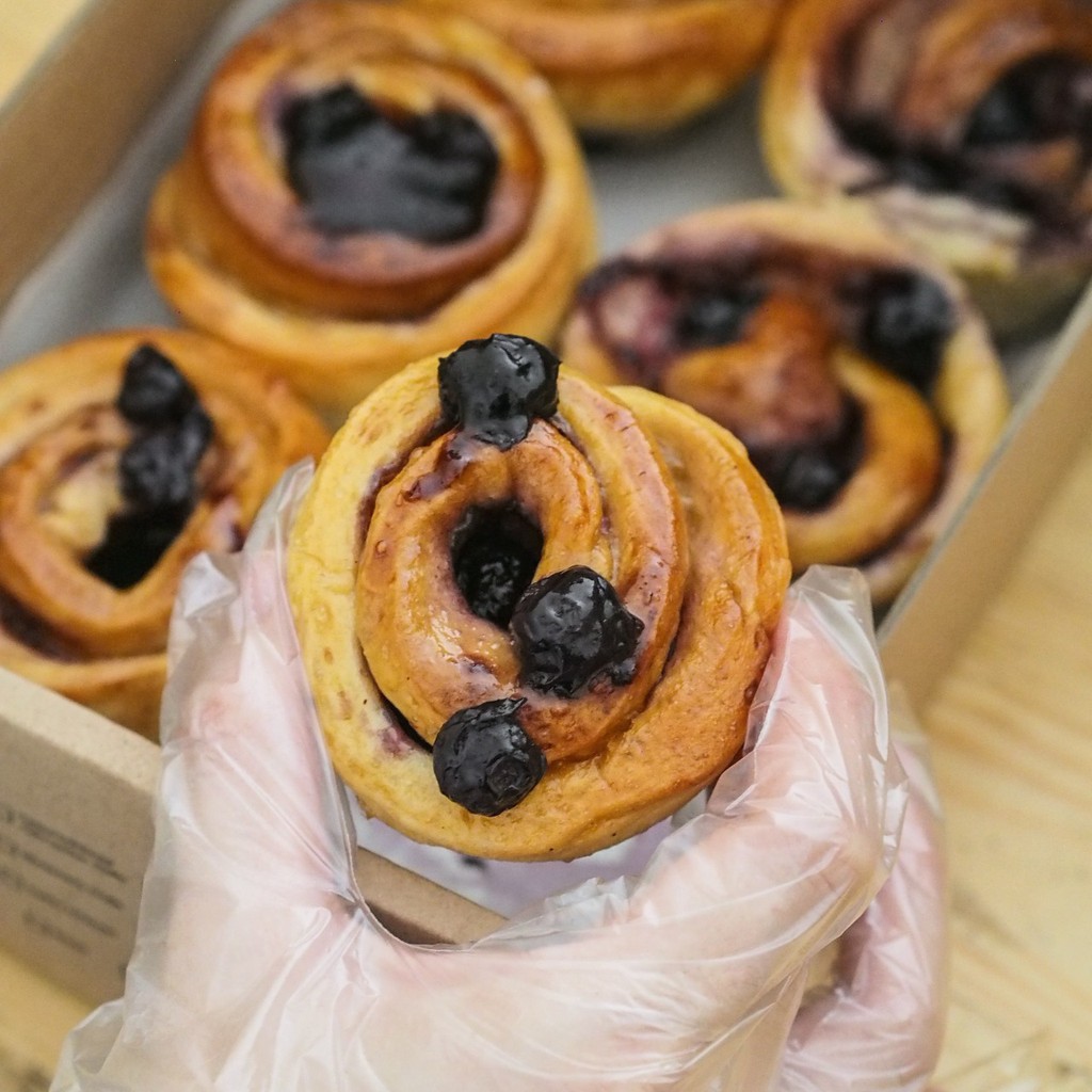 

Blueberry Rolls - 6pcs