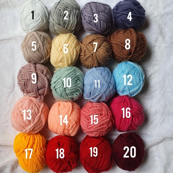 ] Bulky yarn / benang tapestry weaving - on detail